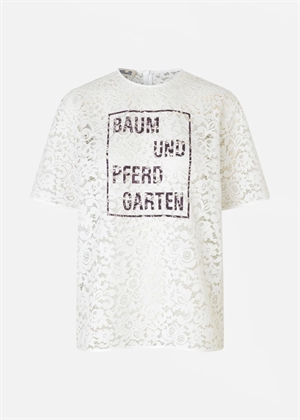 Mandie tee Bright White Plum Baum Und Pferdgarten 